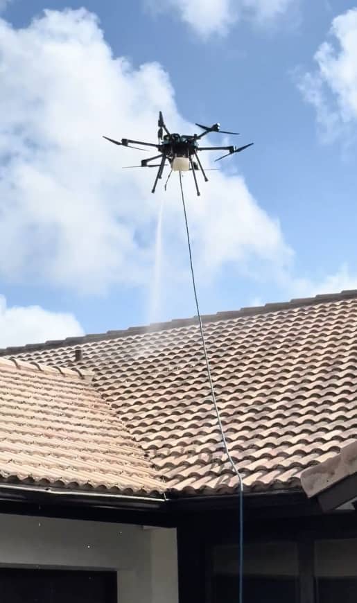 Clean estate roof in Pinecrest